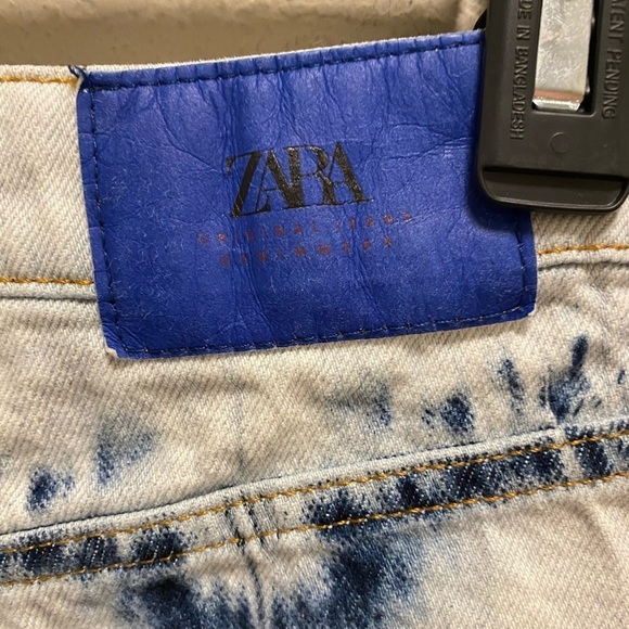Zara High Waisted Tie Dye Distressed Jean Shorts Size 4 - Picture 5 of 9